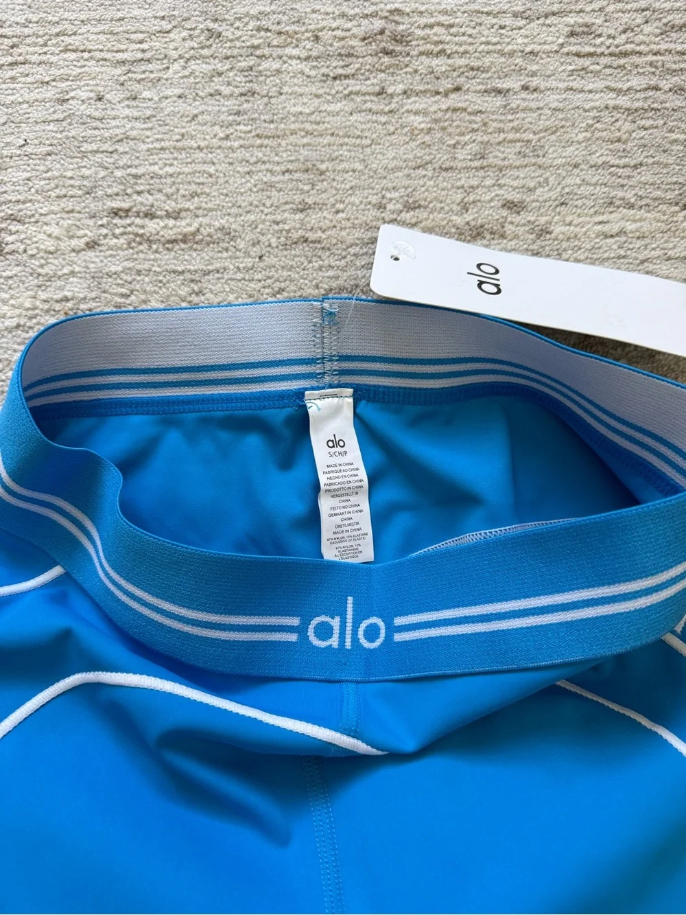 ALO Yoga Bright Blue V-Neck Sports Bra & High-Rise Leggings Set